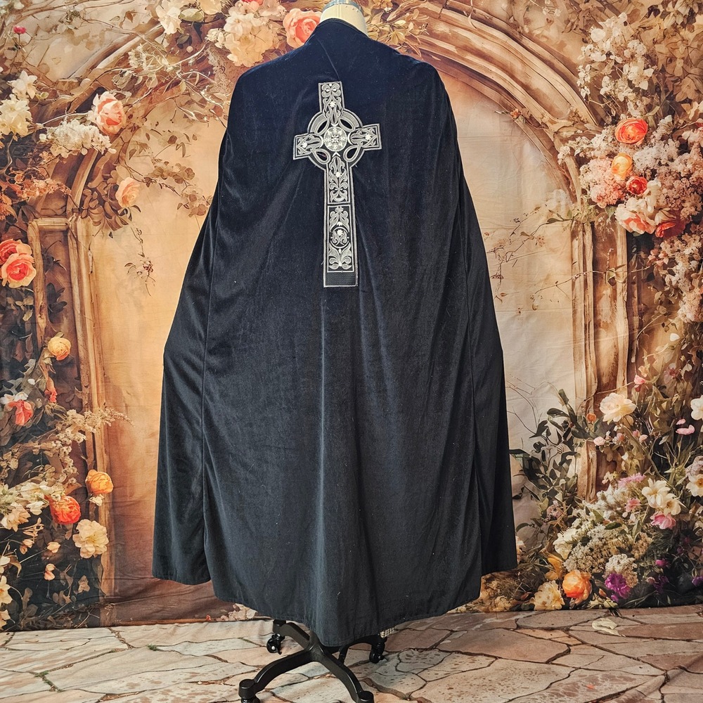 Vintage 2000s Black Velvet Cloak Celtic Cross Embroidered Gothic Cape